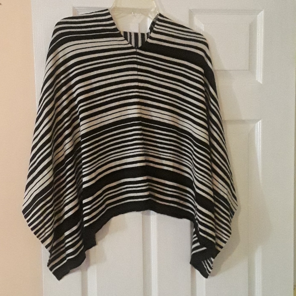 Poncho - Picture 2 of 3